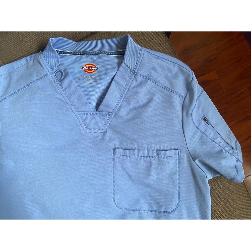 Men’s Dickies Scrubs